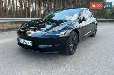 Tesla Model 3 2024
