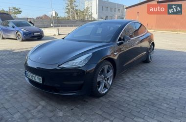 Tesla Model 3  2020