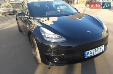 Tesla Model 3  2019