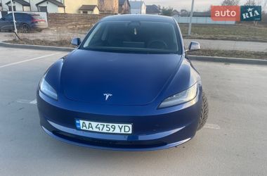Tesla Model 3 2024