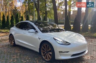 Tesla Model 3 2020