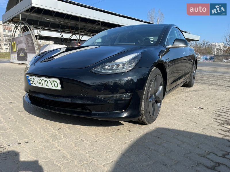 Tesla Model 3 2019