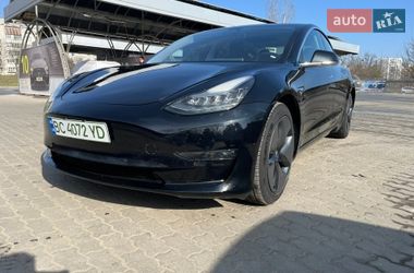 Tesla Model 3  2019