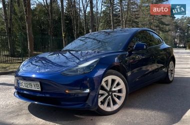 Tesla Model 3  2022