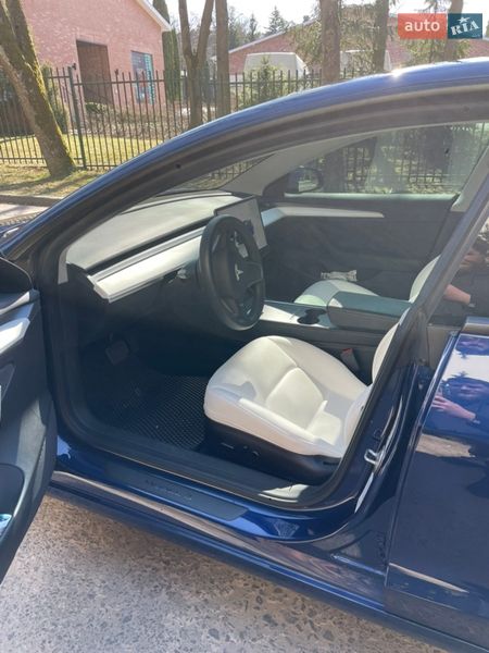 Седан Tesla Model 3 2022 в Львове