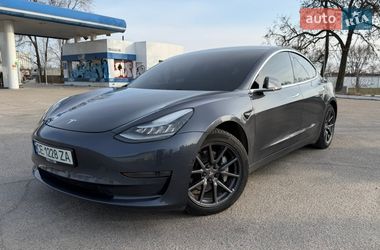 Tesla Model 3  2019