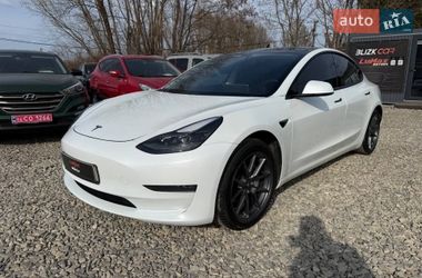 Tesla Model 3  2021