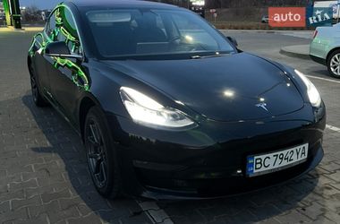 Седан Tesla Model 3 2019 в Львові