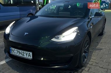 Седан Tesla Model 3 2019 в Львові