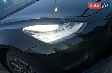 Седан Tesla Model 3 2019 в Львові