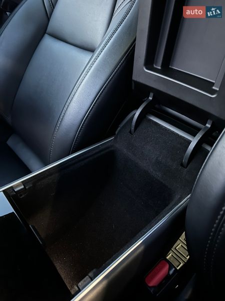 Седан Tesla Model 3 2019 в Львові