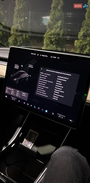 Седан Tesla Model 3 2019 в Львові