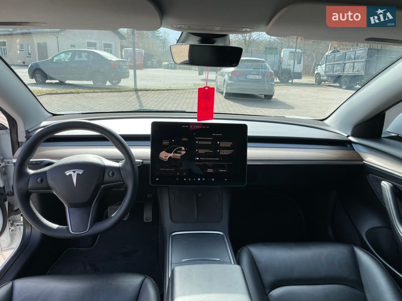 Седан Tesla Model 3 2022 в Львові