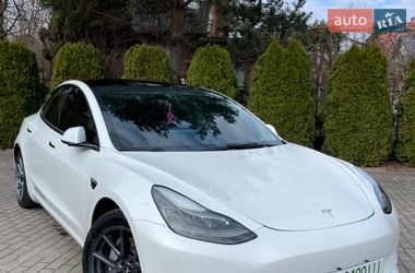 Седан Tesla Model 3 2022 в Львові