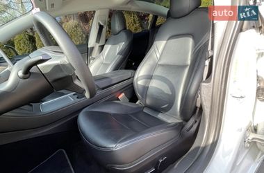 Седан Tesla Model 3 2022 в Львові