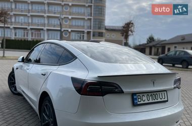 Седан Tesla Model 3 2022 в Львові