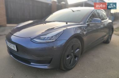 Tesla Model 3  2020