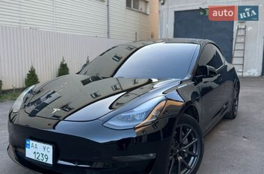 Tesla Model 3  2019
