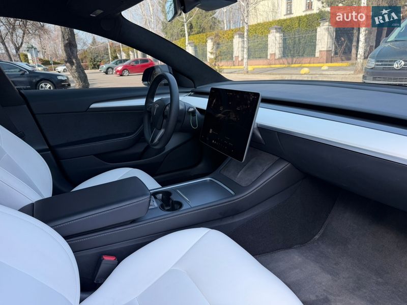 Седан Tesla Model 3 2023 в Киеве фото 16 Седан Tesla Model 3 2023 в Киеве