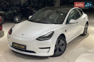 Tesla Model 3 2022