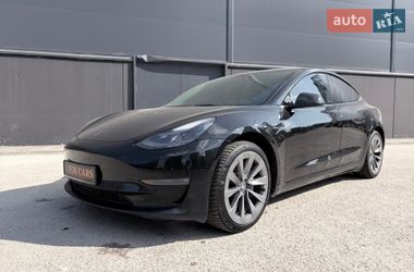 Tesla Model 3  2022
