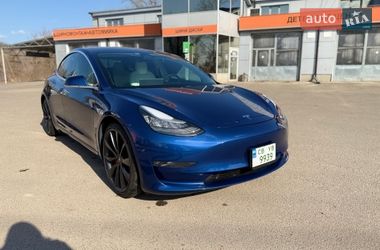 Седан Tesla Model 3 2020 в Киеве