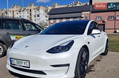 Tesla Model 3  2022