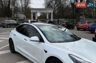 Tesla Model 3  2020