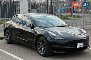 Tesla Model 3  2021
