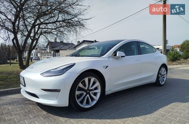 Tesla Model 3 2020