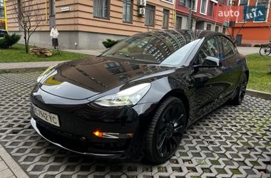 Седан Tesla Model 3 2021 в Львове
