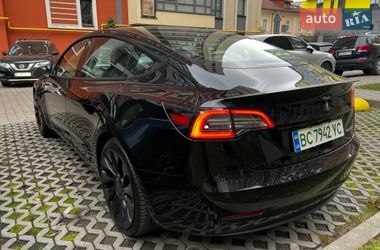 Седан Tesla Model 3 2021 в Львові