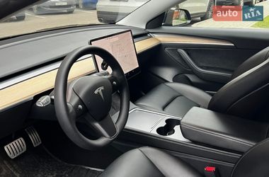 Седан Tesla Model 3 2021 в Львові
