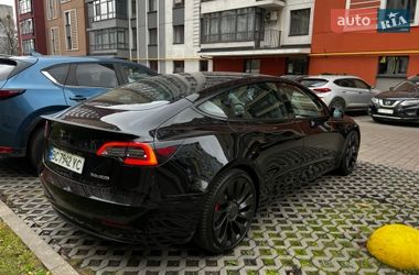 Седан Tesla Model 3 2021 в Львові