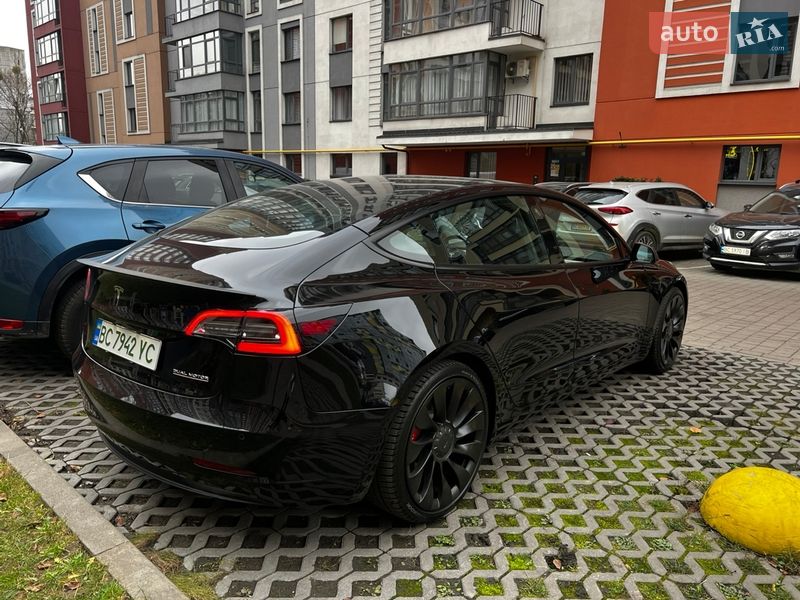 Седан Tesla Model 3 2021 в Львові