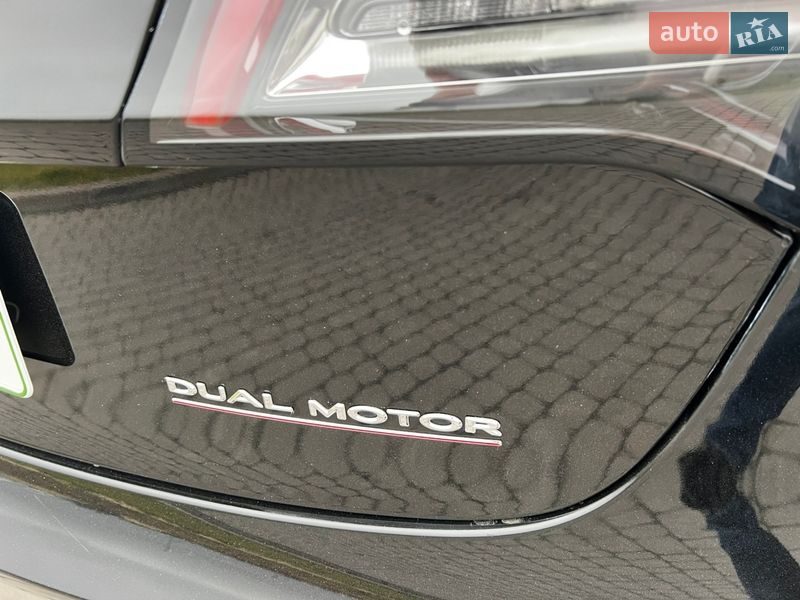 Седан Tesla Model 3 2021 в Львові