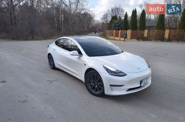 Tesla Model 3  2020