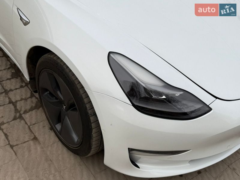 Седан Tesla Model 3 2020 в Тернополі
