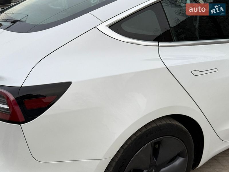 Седан Tesla Model 3 2020 в Тернополі