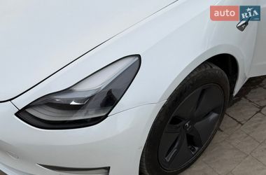 Седан Tesla Model 3 2020 в Тернополі