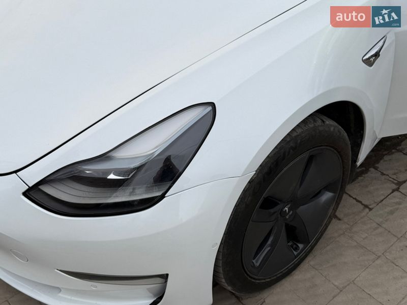 Седан Tesla Model 3 2020 в Тернополі
