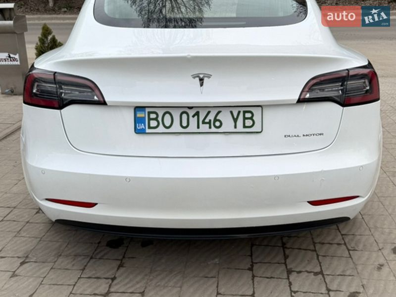 Седан Tesla Model 3 2020 в Тернополі