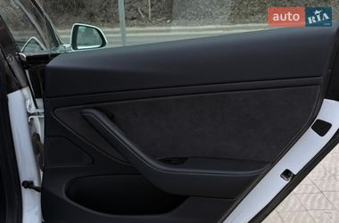 Седан Tesla Model 3 2020 в Тернополі