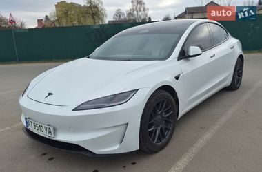 Tesla Model 3  2025