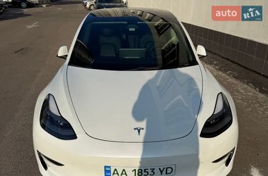 Tesla Model 3  2022