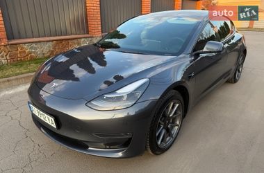 Tesla Model 3  2022