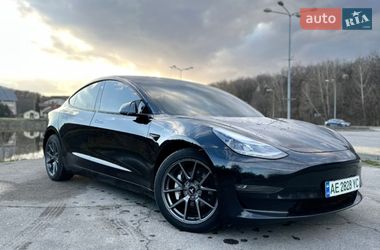 Tesla Model 3  2021