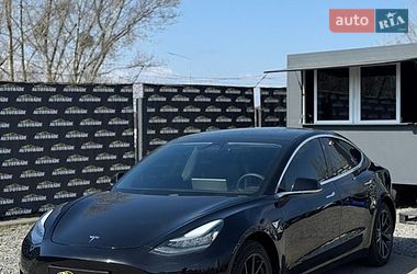 Tesla Model 3  2020