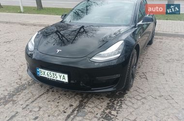 Tesla Model 3  2019