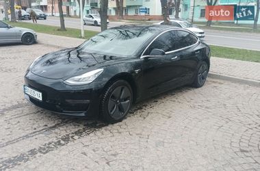 Tesla Model 3  2019